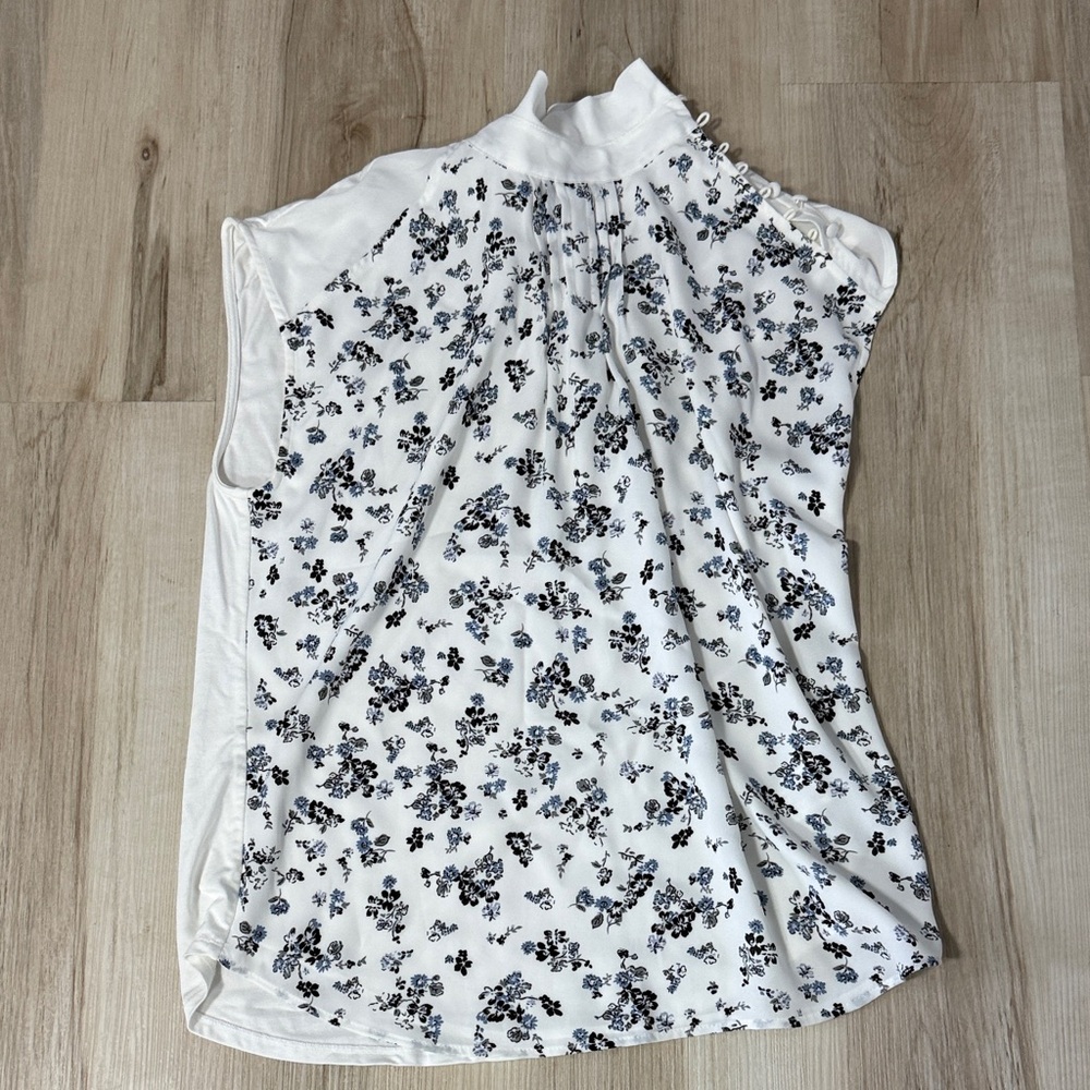 RW&CO. Black Floral Print Blouse - White